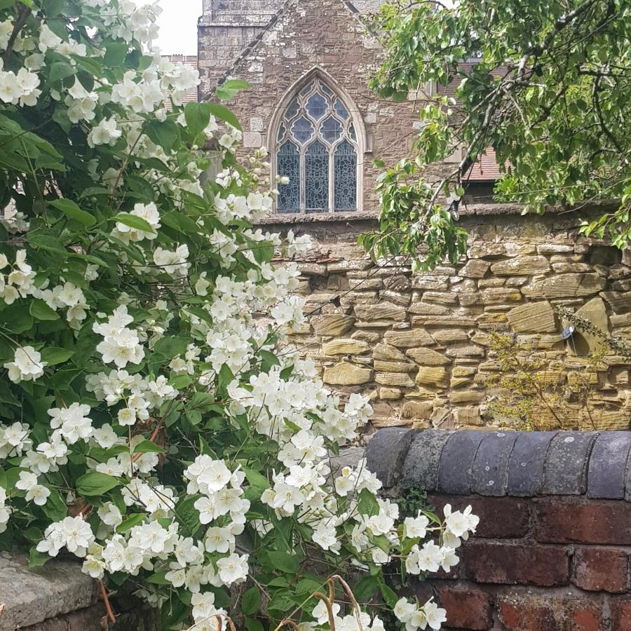 Victoria House Hotel Church Stretton Exterior foto